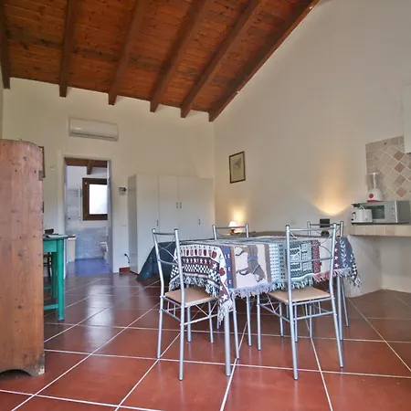 La Scola Di Pirazzolu Retreat * Stazione Caldosa